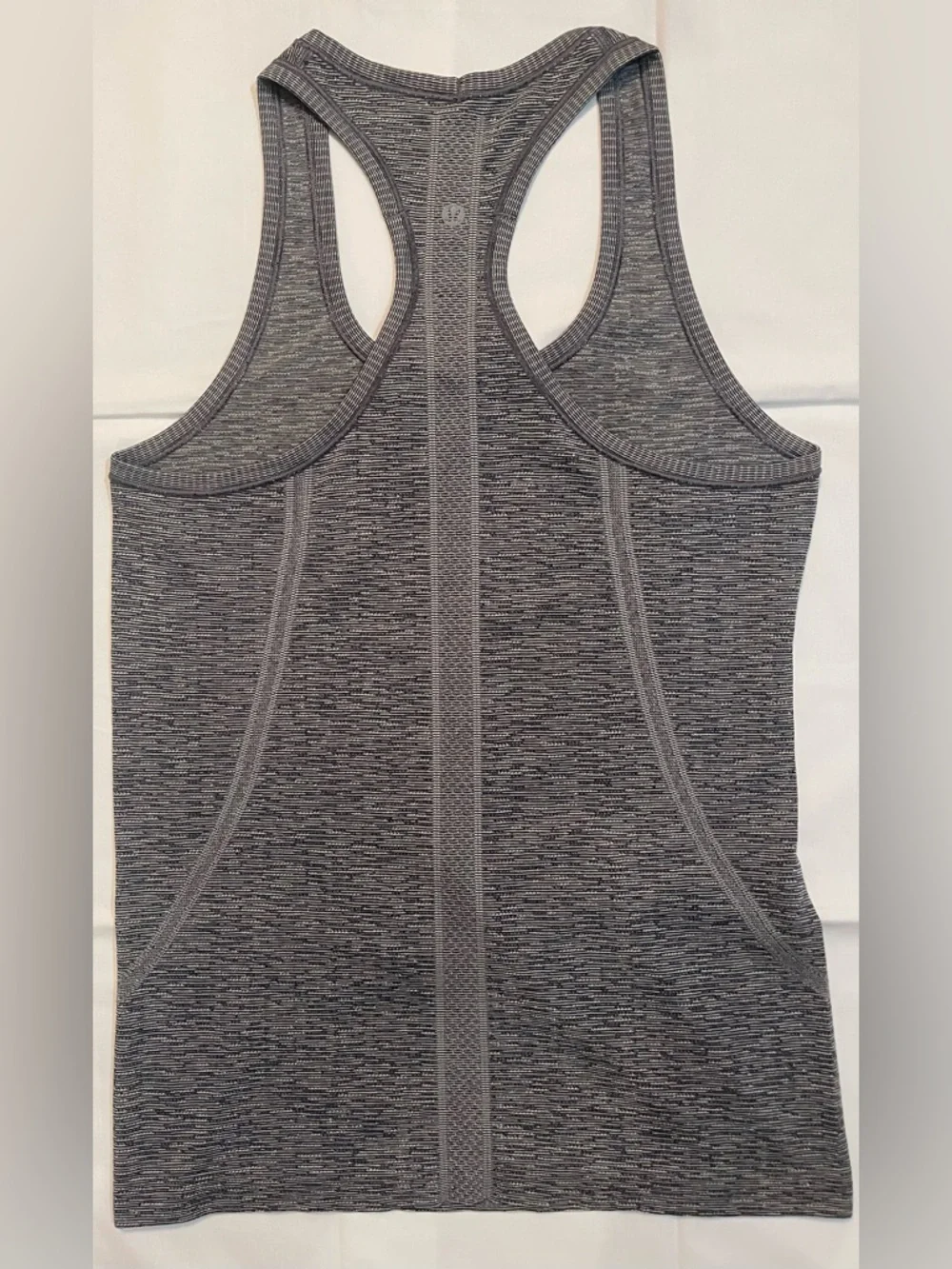 Lululemon Swiftly Tech Racerback ~size 8~ - Picture 3 of 10